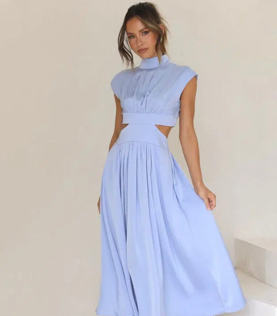 Abito Femminile Scollo Ingiottito – Adatto per Occasioni Festive, Con Dettagli Cut-Out