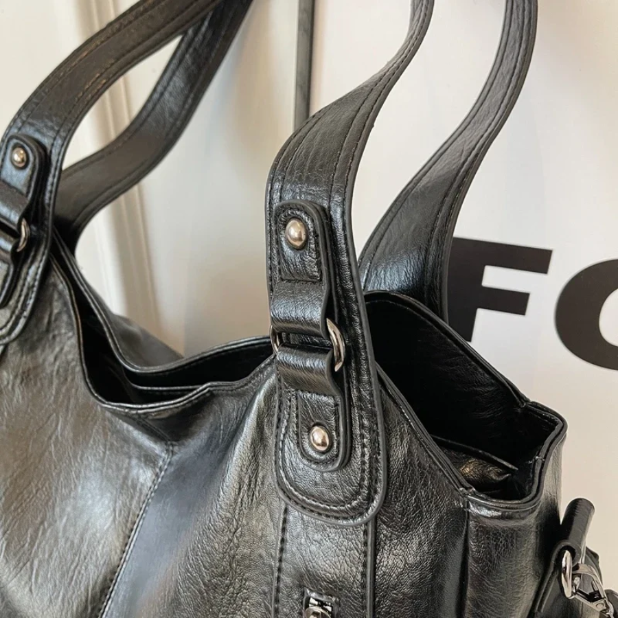 Borsa a Spalla Donna in Ecopelle - Design Multitasca