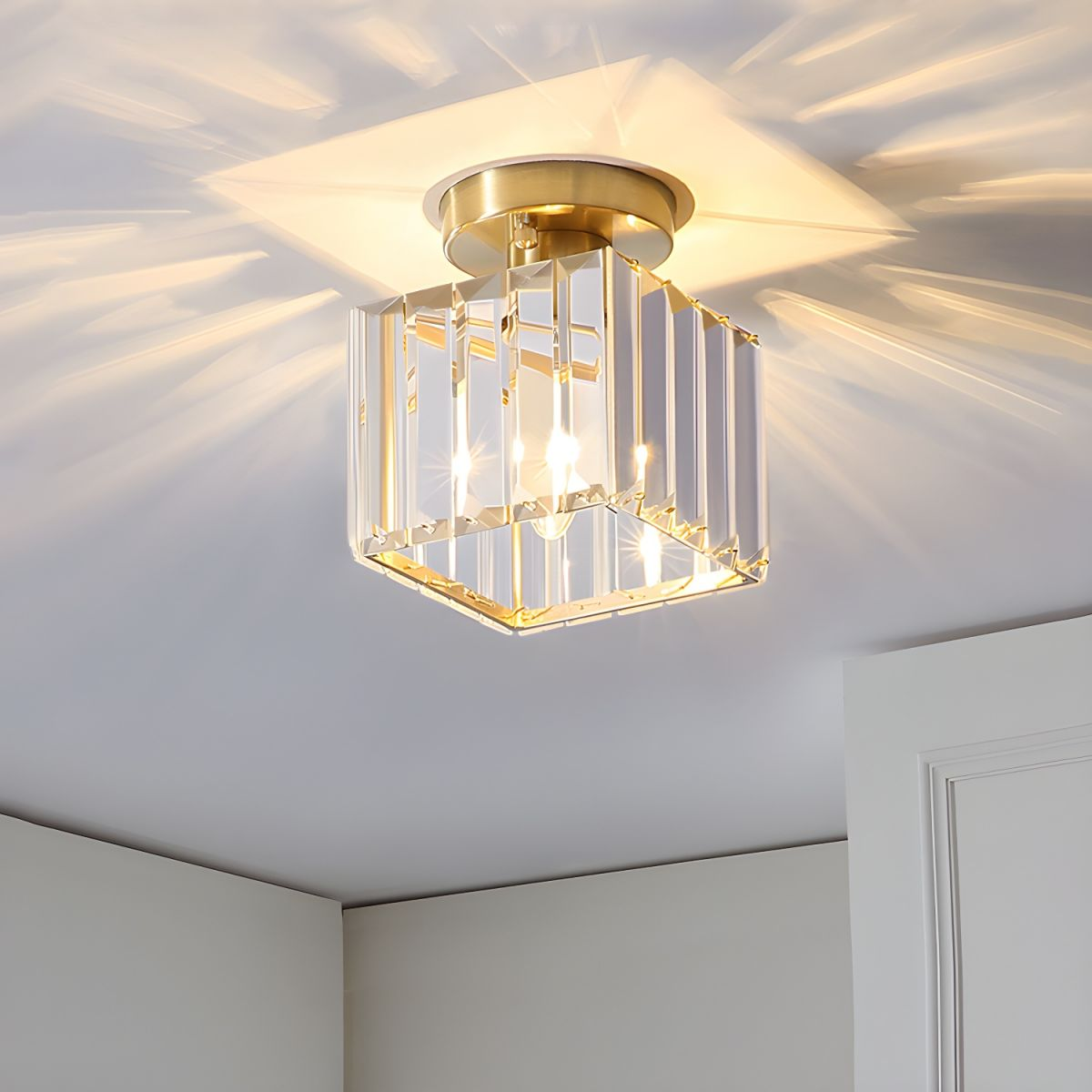 Plafoniera da Soffitto Nera con Paralume in Cristallo e Struttura in Ottone