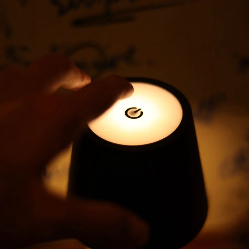 Tappo LED per Bottiglia Ricaricabile - Luce Decorativa a 3 Toni