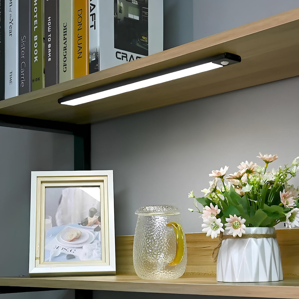 Faretto LED Senza Incasso con Sensore di Movimento e Ricarica USB