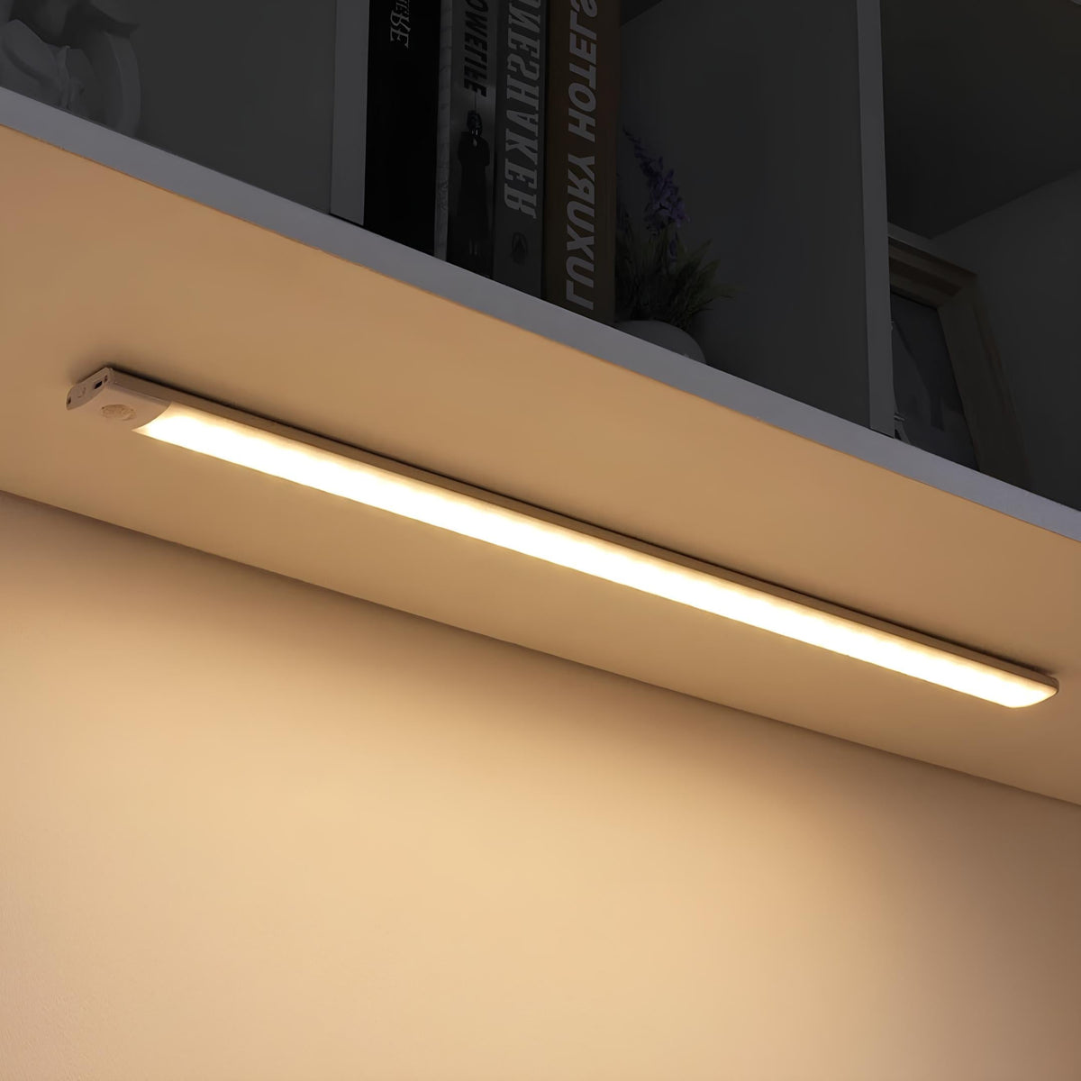 Faretto LED Senza Incasso con Sensore di Movimento e Ricarica USB