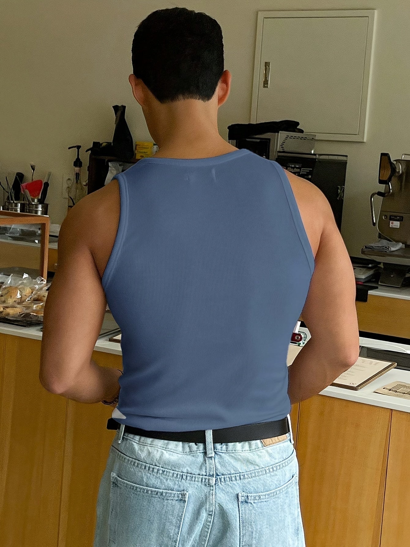 Top Scollo a V – Adatto per l'Estate e l'Uso Casual