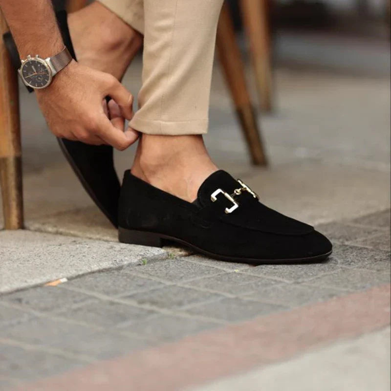 Mocassini Uomo in Camoscio con Dettaglio Dorato - Scarpe Eleganti Slip-On