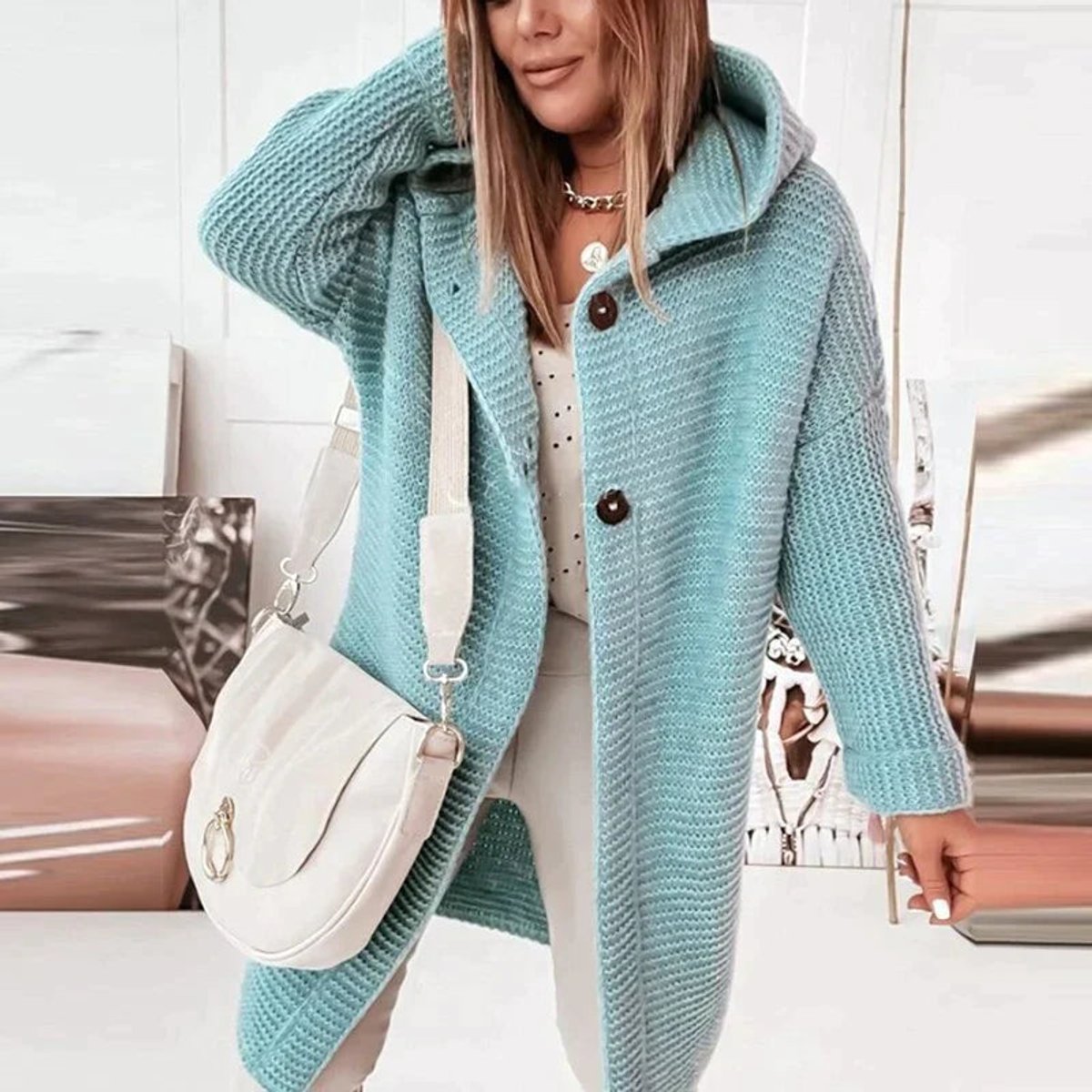 Długi Kardigan Damski Oversize Z Kapturem I Guzikami Na Chłodne Dni - Stylowy Kardigan Damski 8