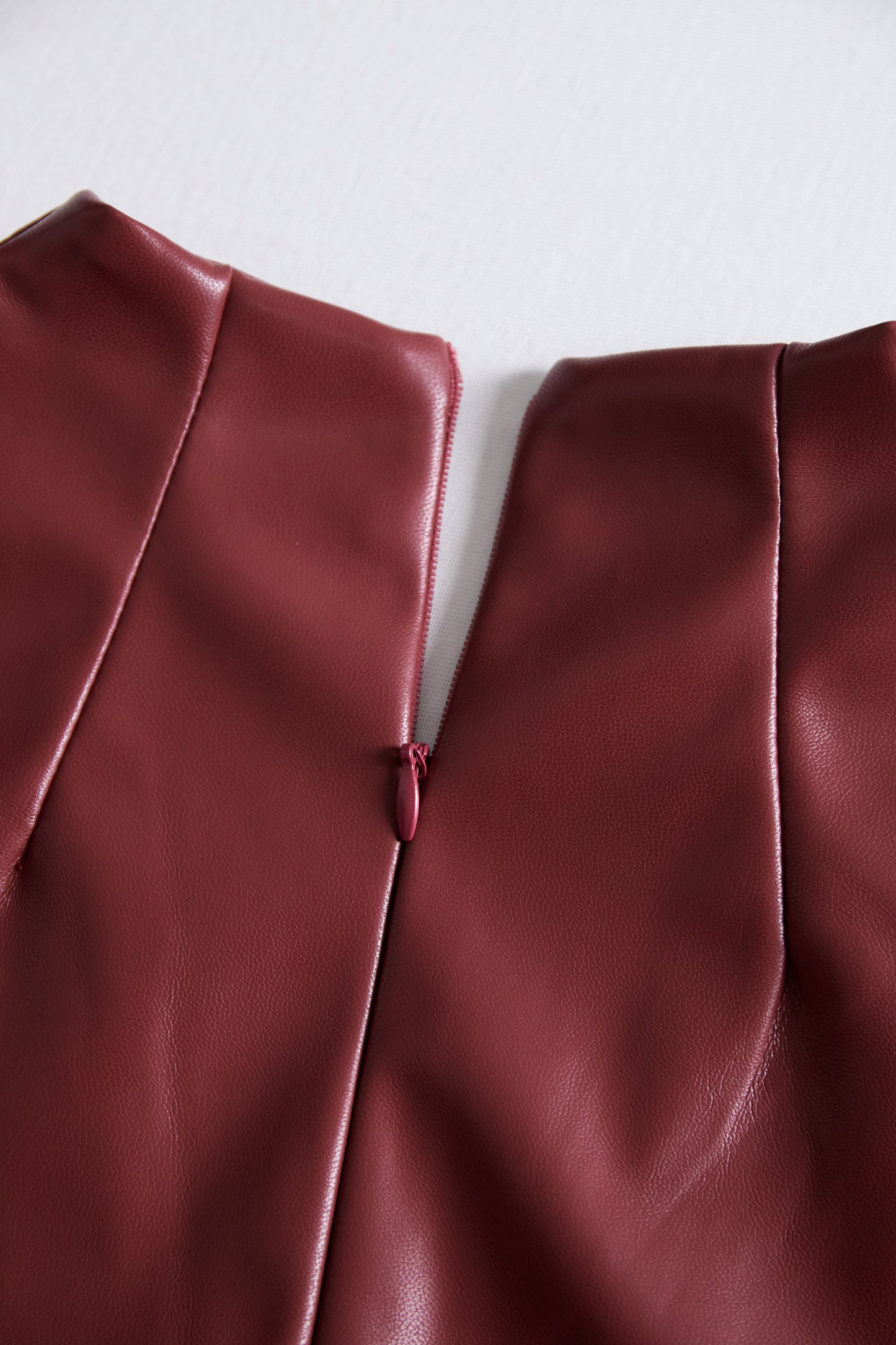 Abito Scollo Vita – Adatto per Serate e Feste, Con Zip e Design Senza Maniche