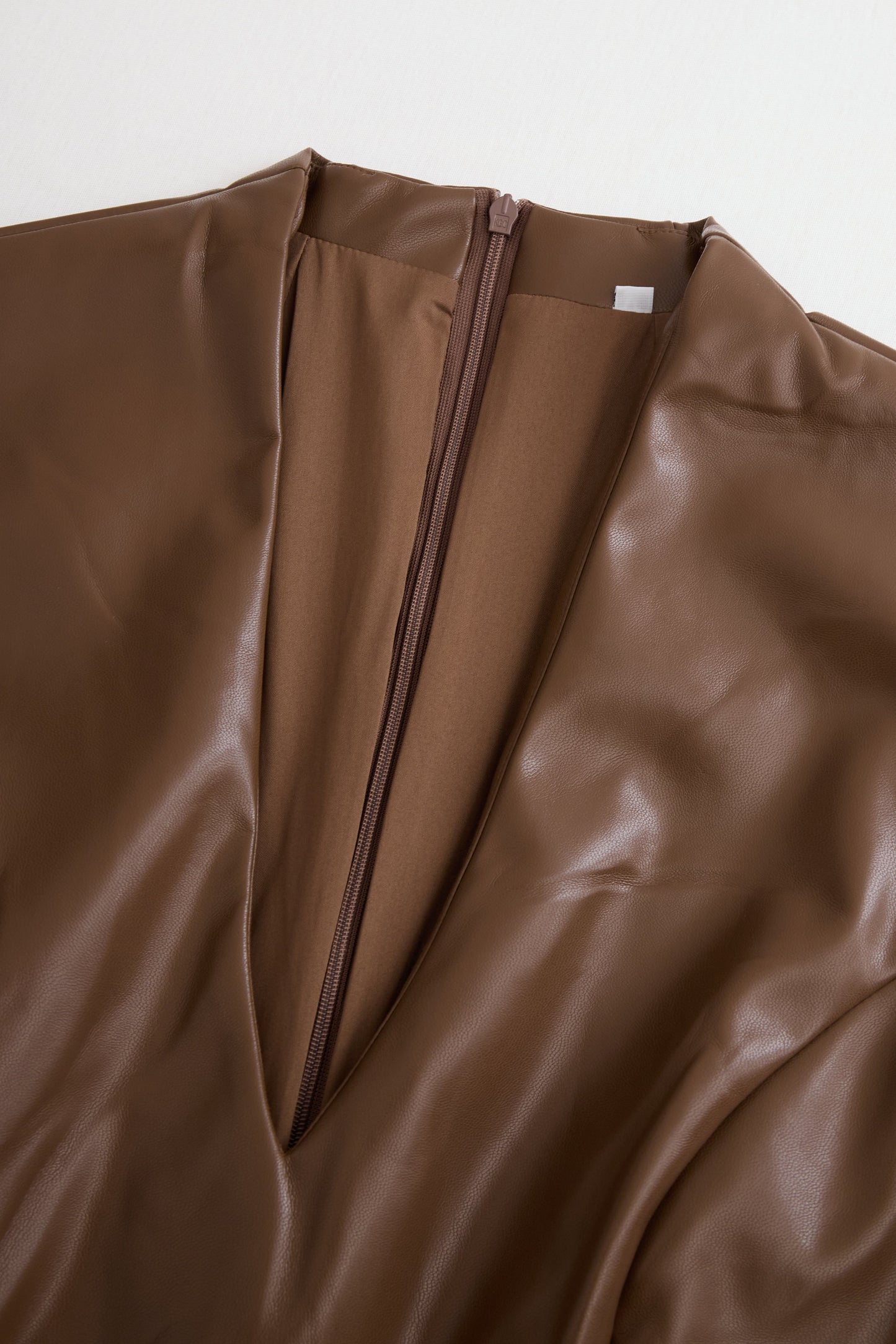 Abito Scollo Vita – Adatto per Serate e Feste, Con Zip e Design Senza Maniche