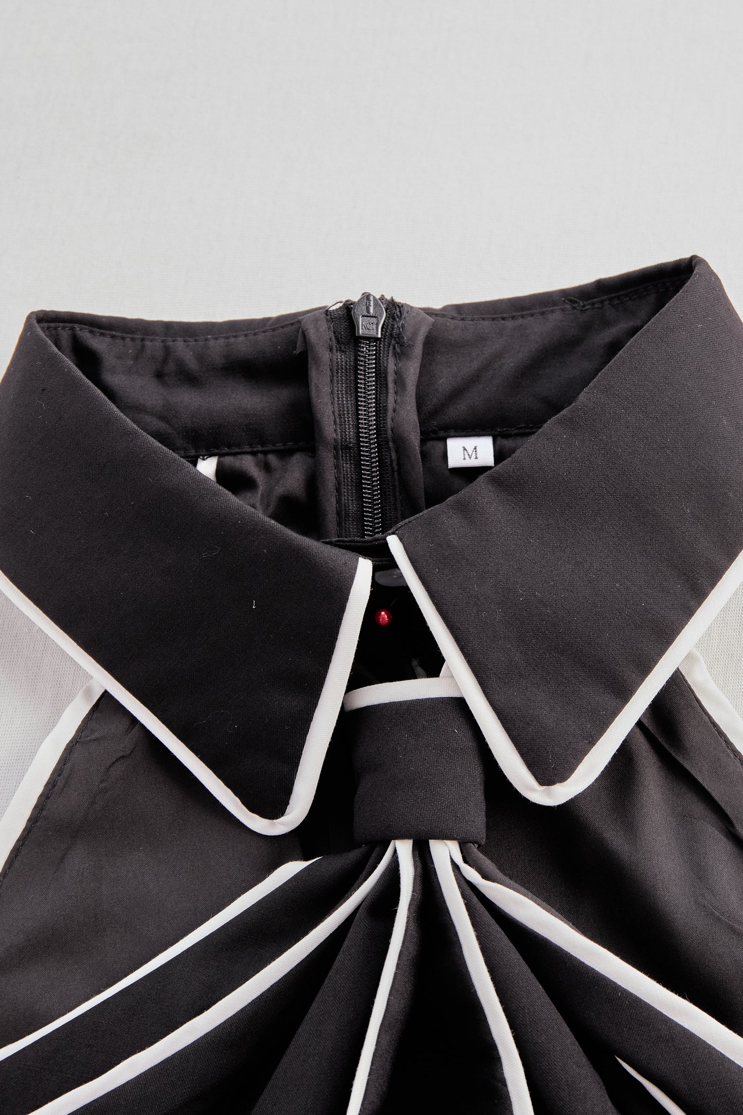 Blusa Donna Scollo Sottile – Senza Maniche, Adatta per Uso Casual e Lavorativo