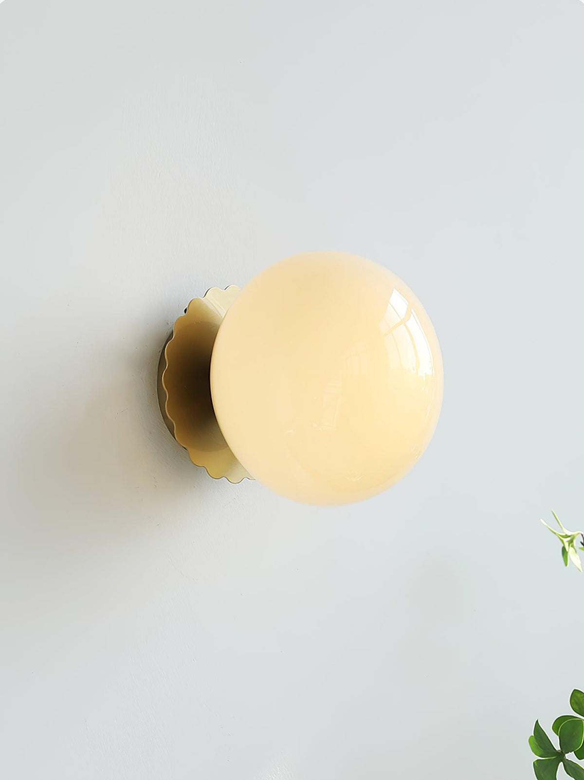 Applique da Parete a Sfera in Vetro e Metallo
