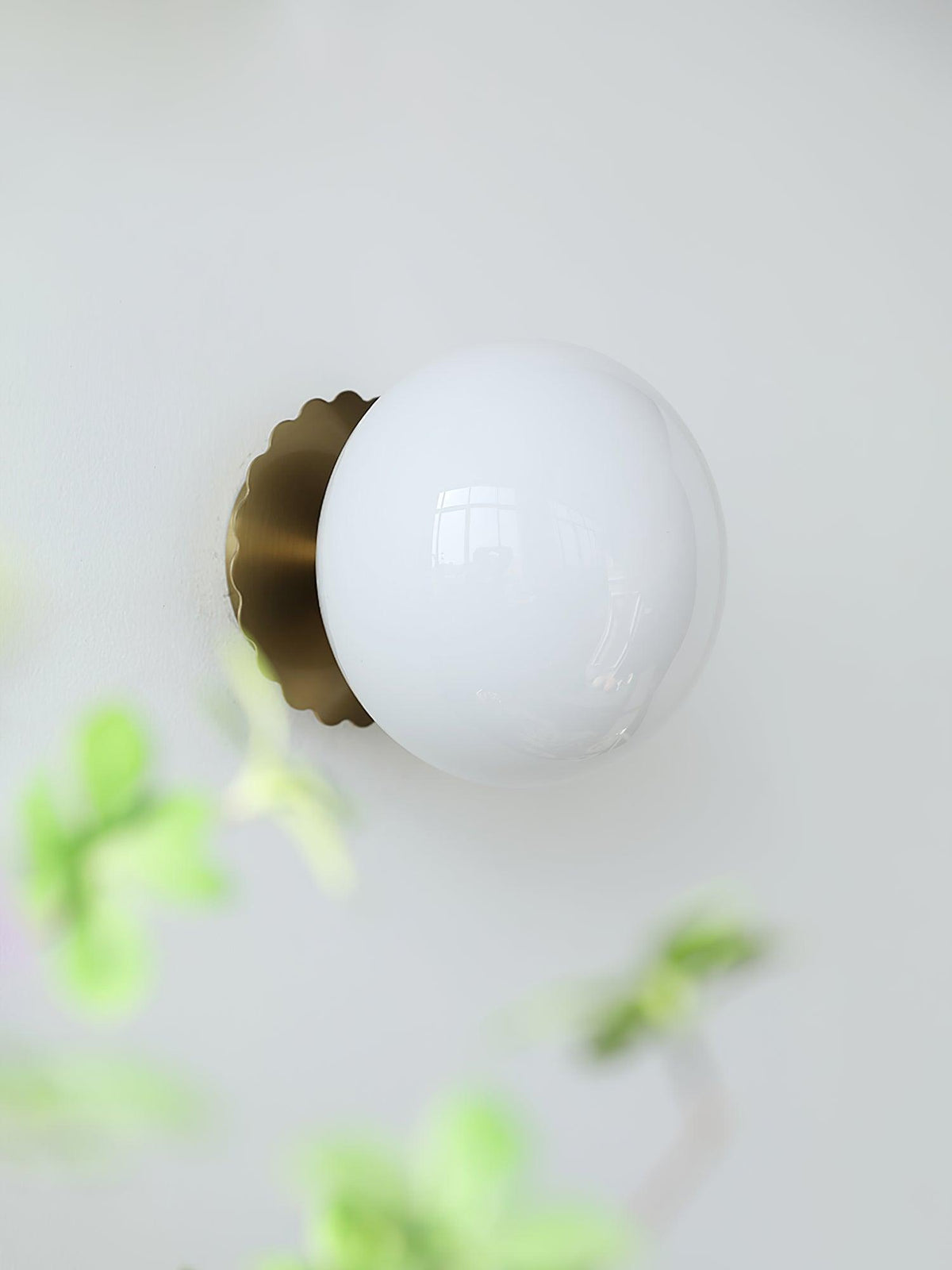 Applique da Parete a Sfera in Vetro e Metallo