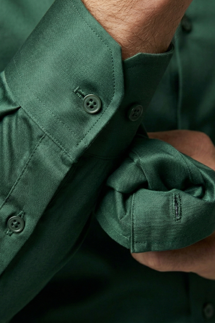 Camicia Uomo Slim Fit con Patta Bottoni e Colletto Classico