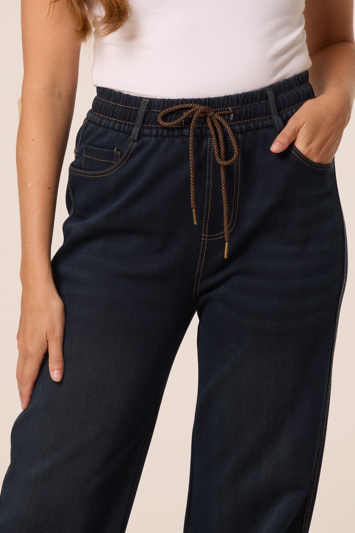 Jeans Donna con Impunture sulle Tasche Posteriori