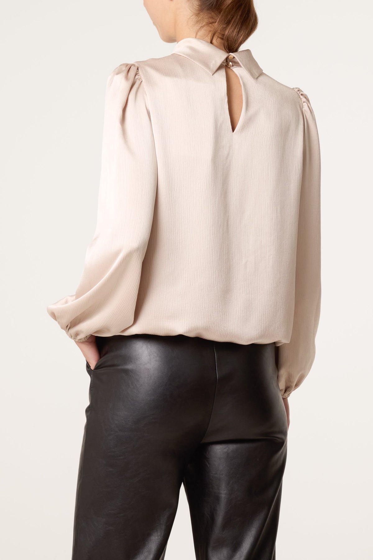 Camicia Donna in Raso Effetto Satinato con Maniche a Palloncino