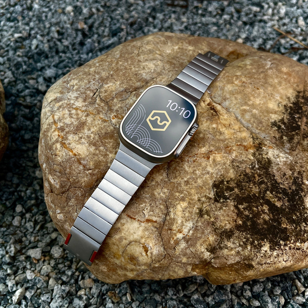 Cinturino a Maglie in Titanio per Apple Watch con Chiusura Magnetica
