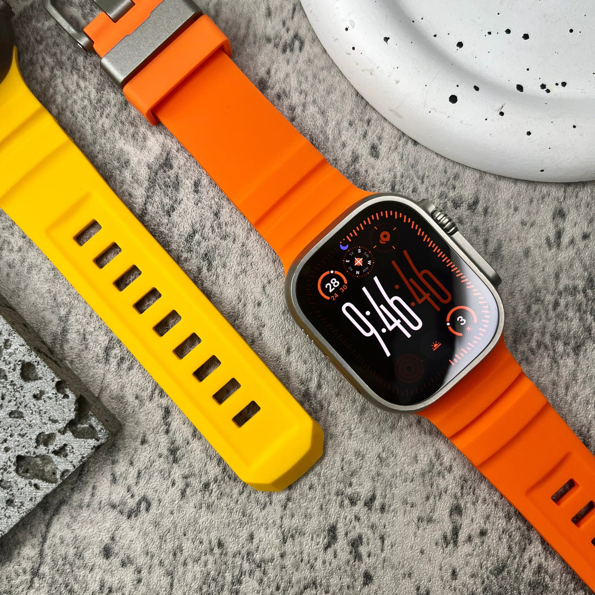 Cinturino Sportivo in Silicone per Apple Watch con Fibbia in Titanio