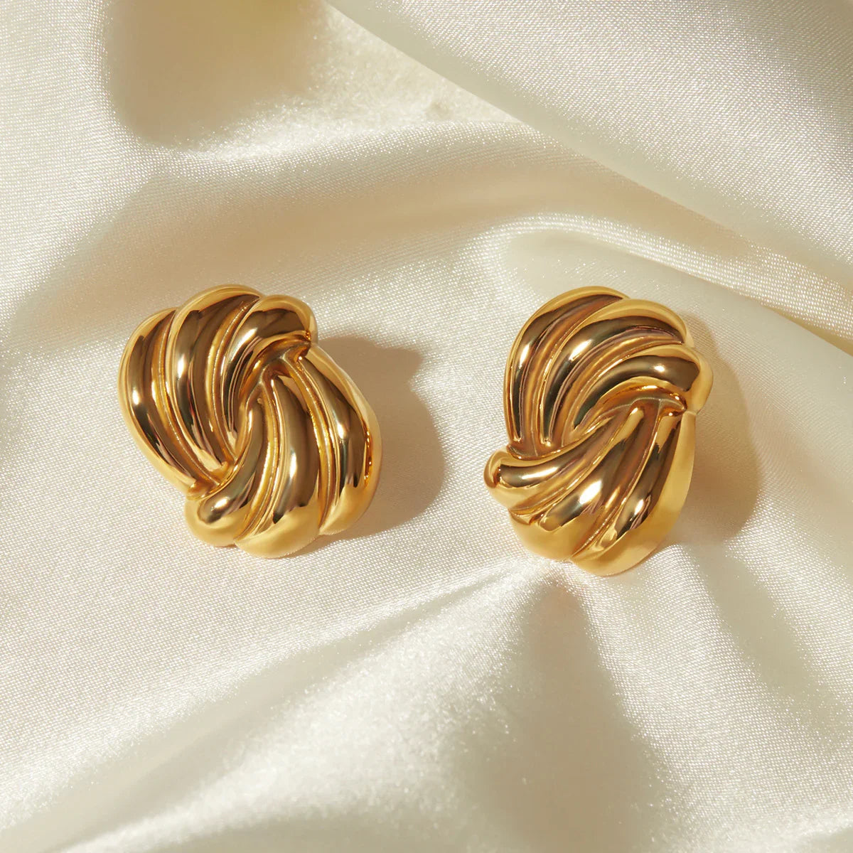 Orecchini a Nodo Donna Placcati Oro Giallo 18k - Design Intrecciato