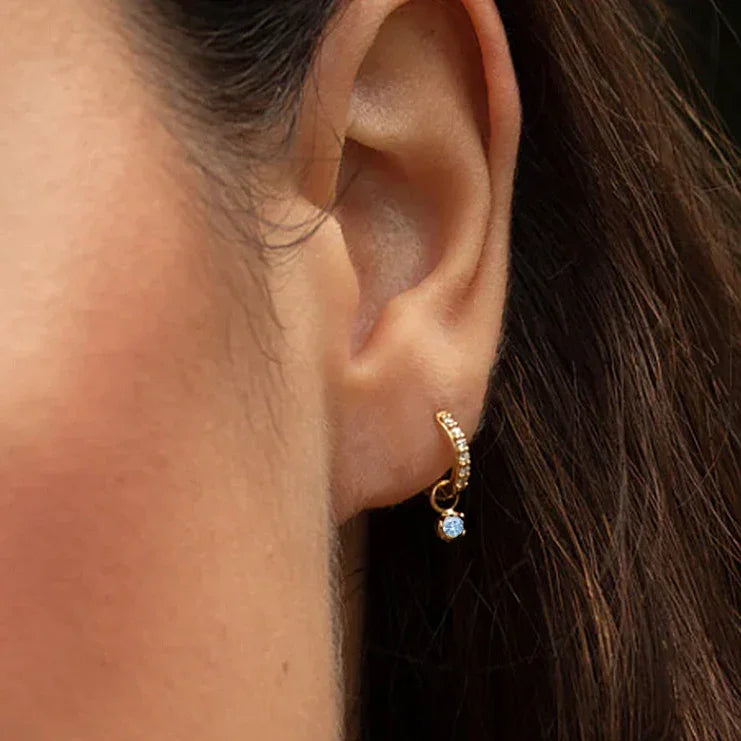 Orecchini a Cerchio Donna Placcati Oro con Zirconi e Charm