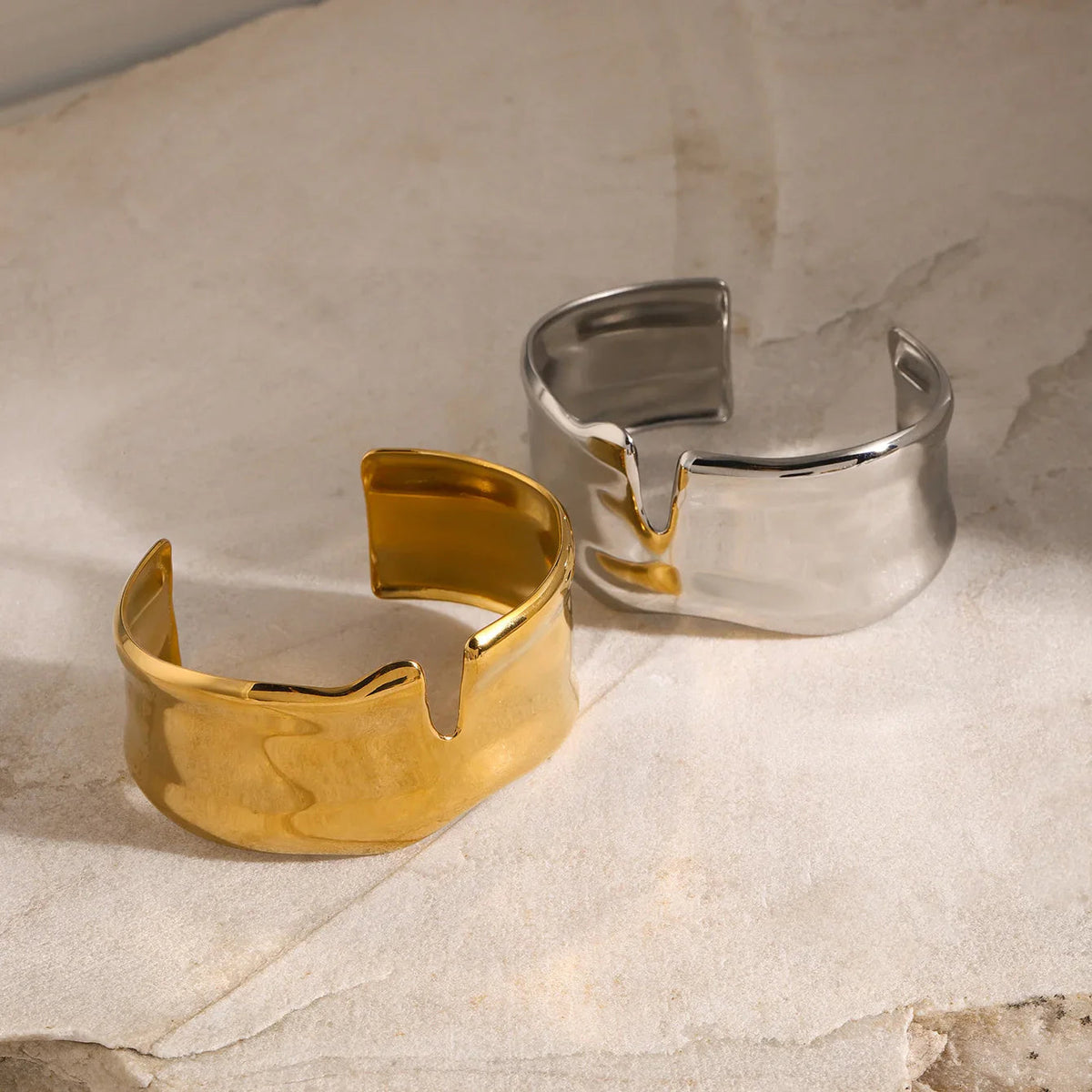 Bracciale Rigido Donna Placcato Oro Minimal in Acciaio
