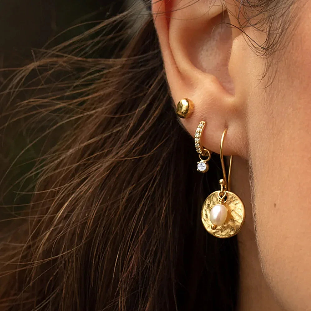 Orecchini a Cerchio Donna Placcati Oro con Zirconi e Charm