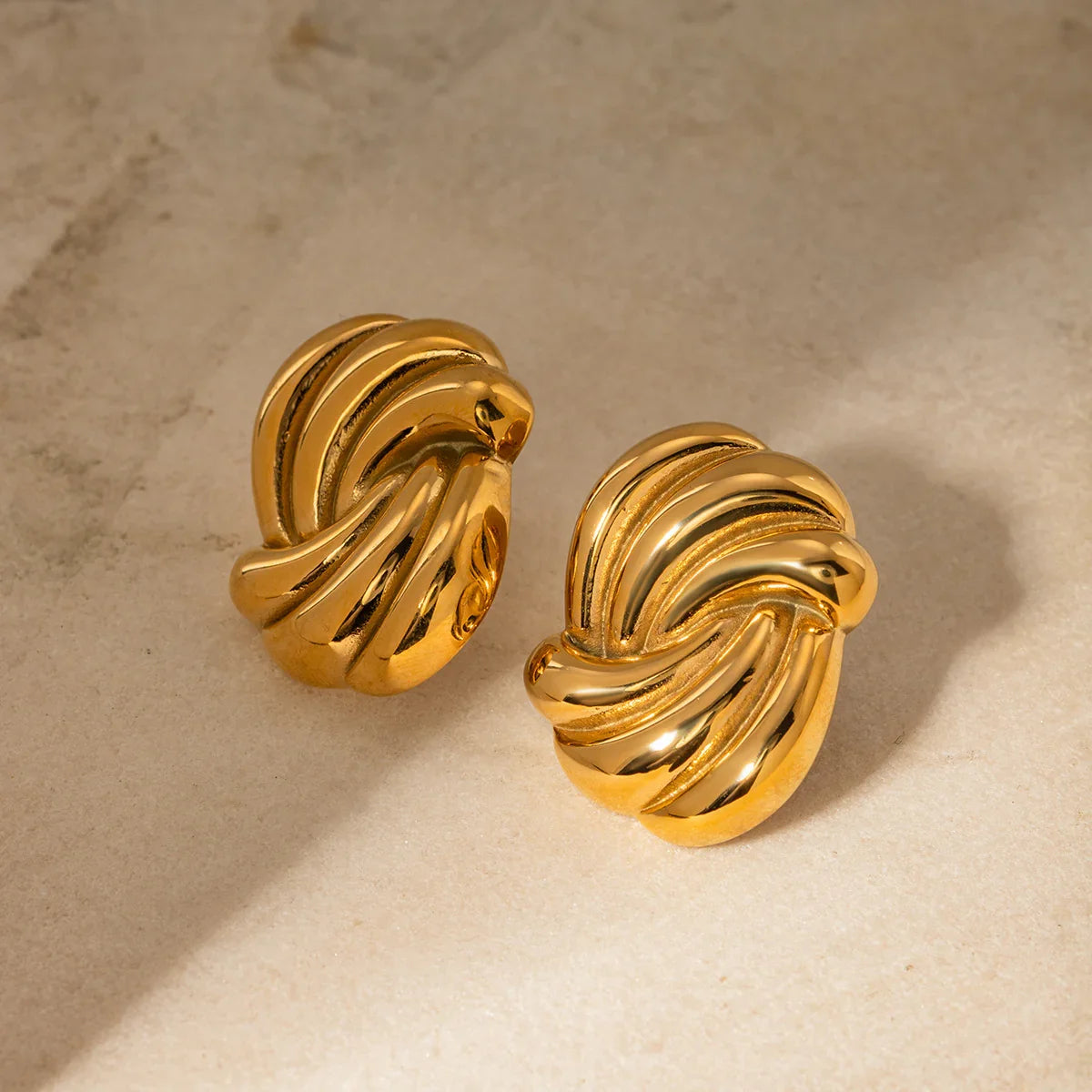 Orecchini a Nodo Donna Placcati Oro Giallo 18k - Design Intrecciato