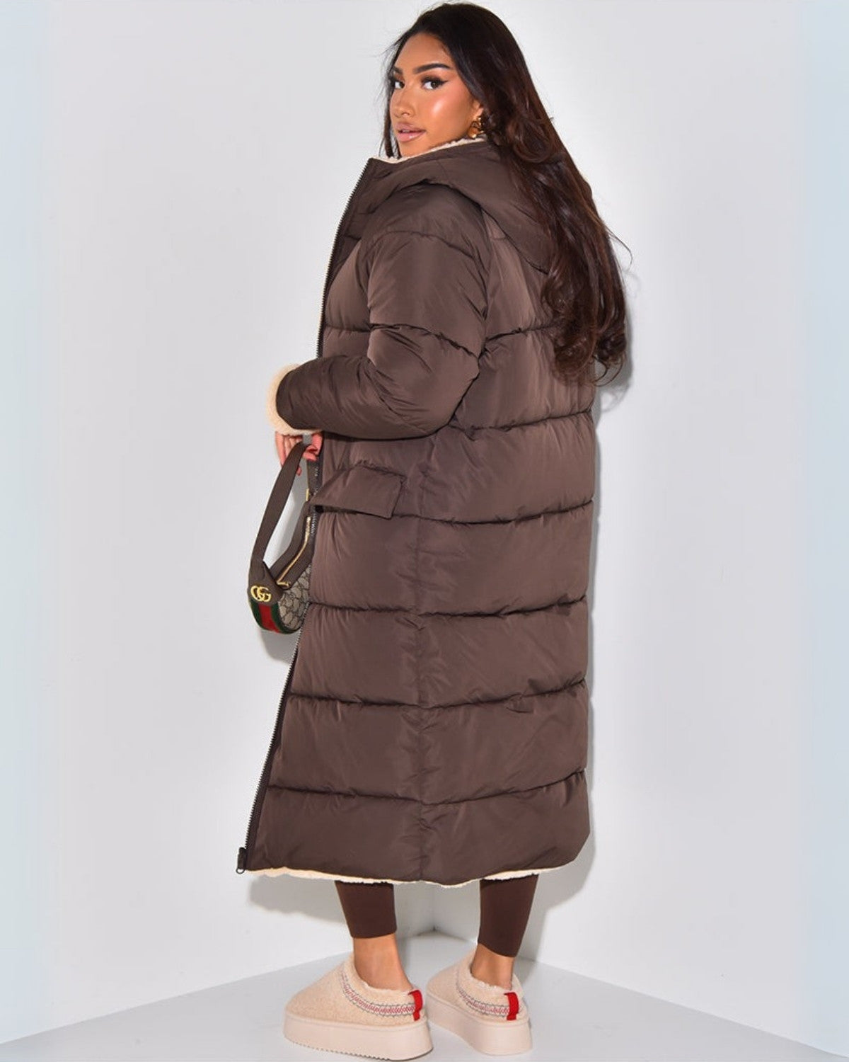 Giacca Invernale Donna Reversibile – Design Doppio Senso in Nero e Grigio per Giornate Fredde e Outfit Casual o Chic