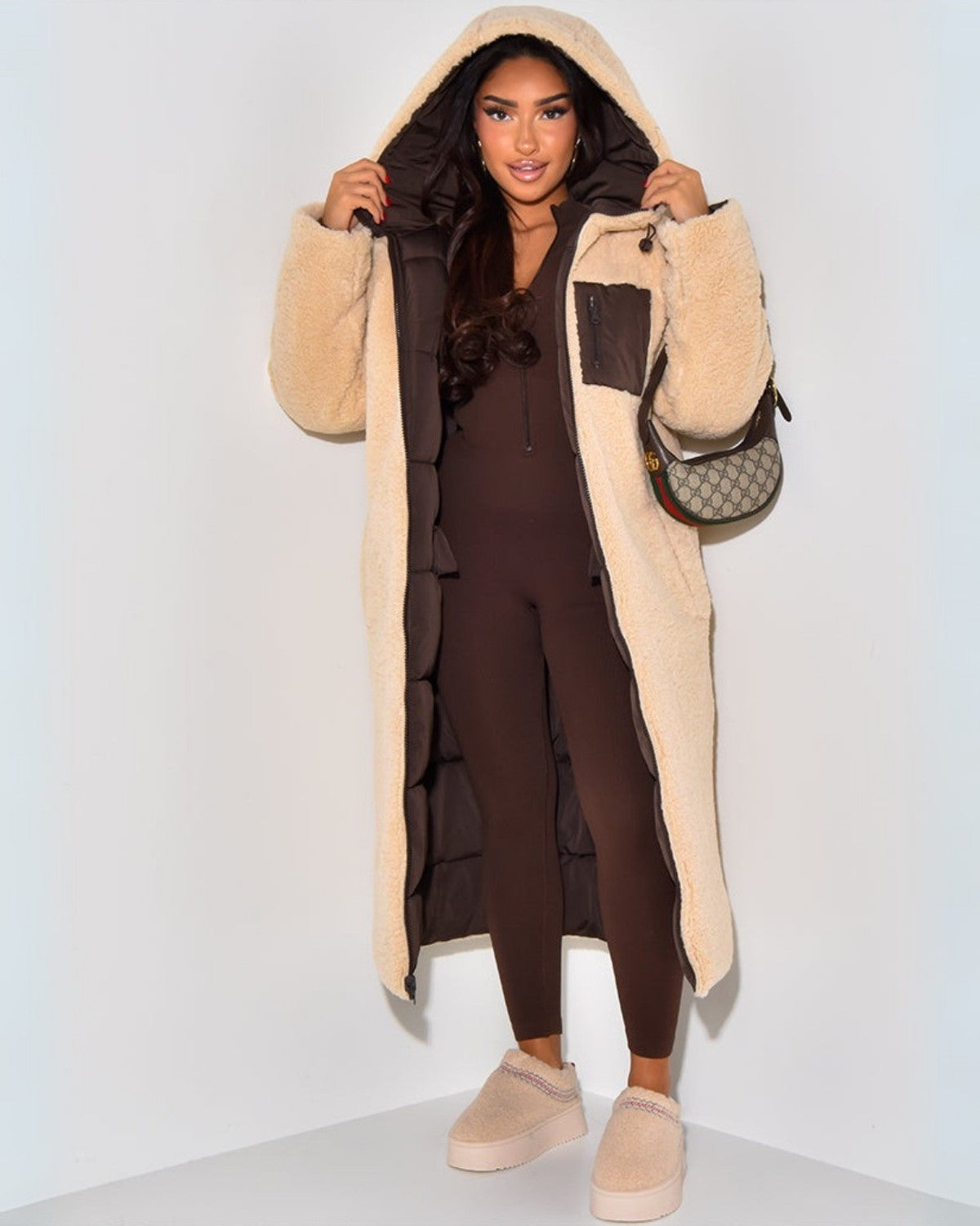 Giacca Invernale Donna Reversibile – Design Doppio Senso in Nero e Grigio per Giornate Fredde e Outfit Casual o Chic