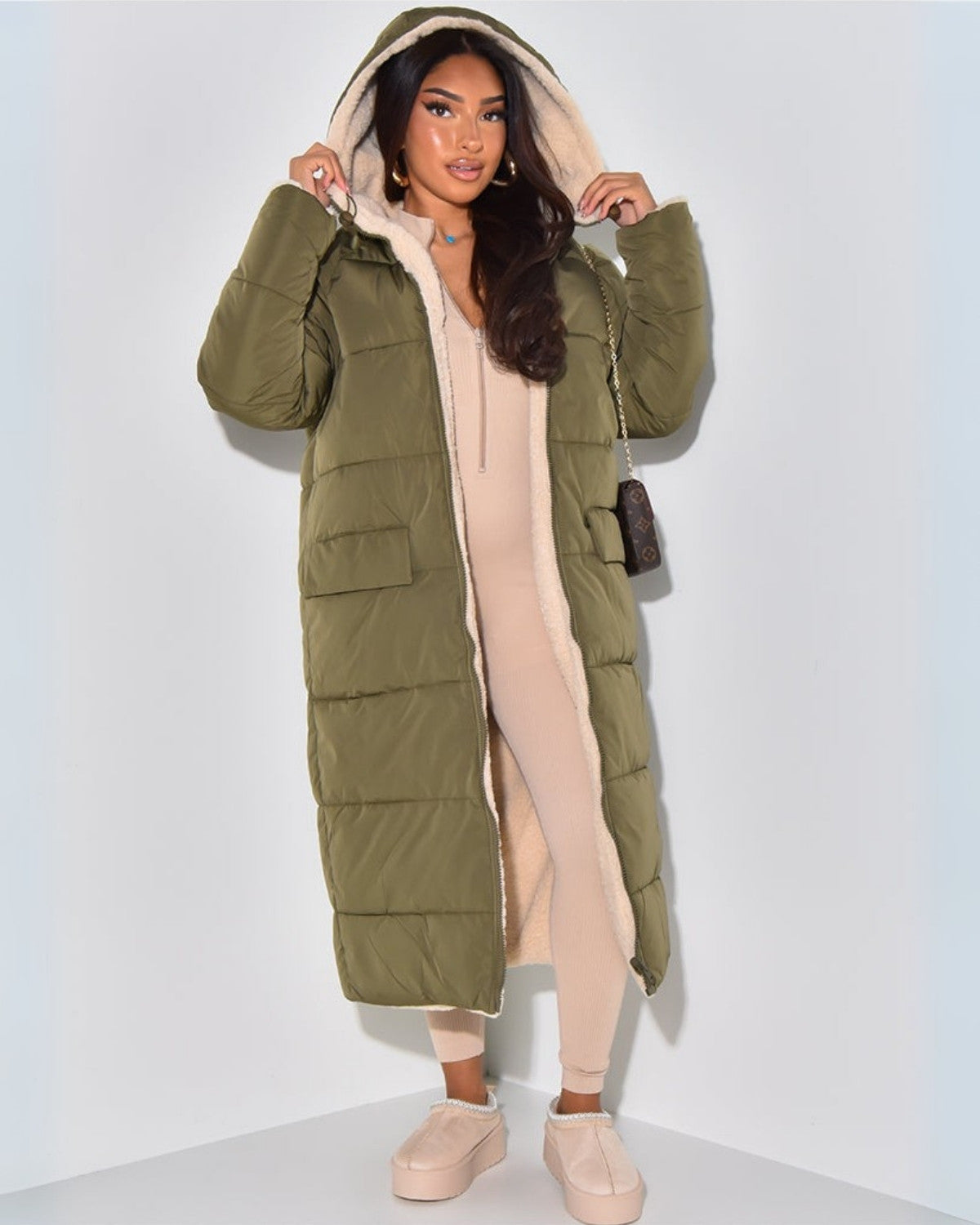 Giacca Invernale Donna Reversibile – Design Doppio Senso in Nero e Grigio per Giornate Fredde e Outfit Casual o Chic