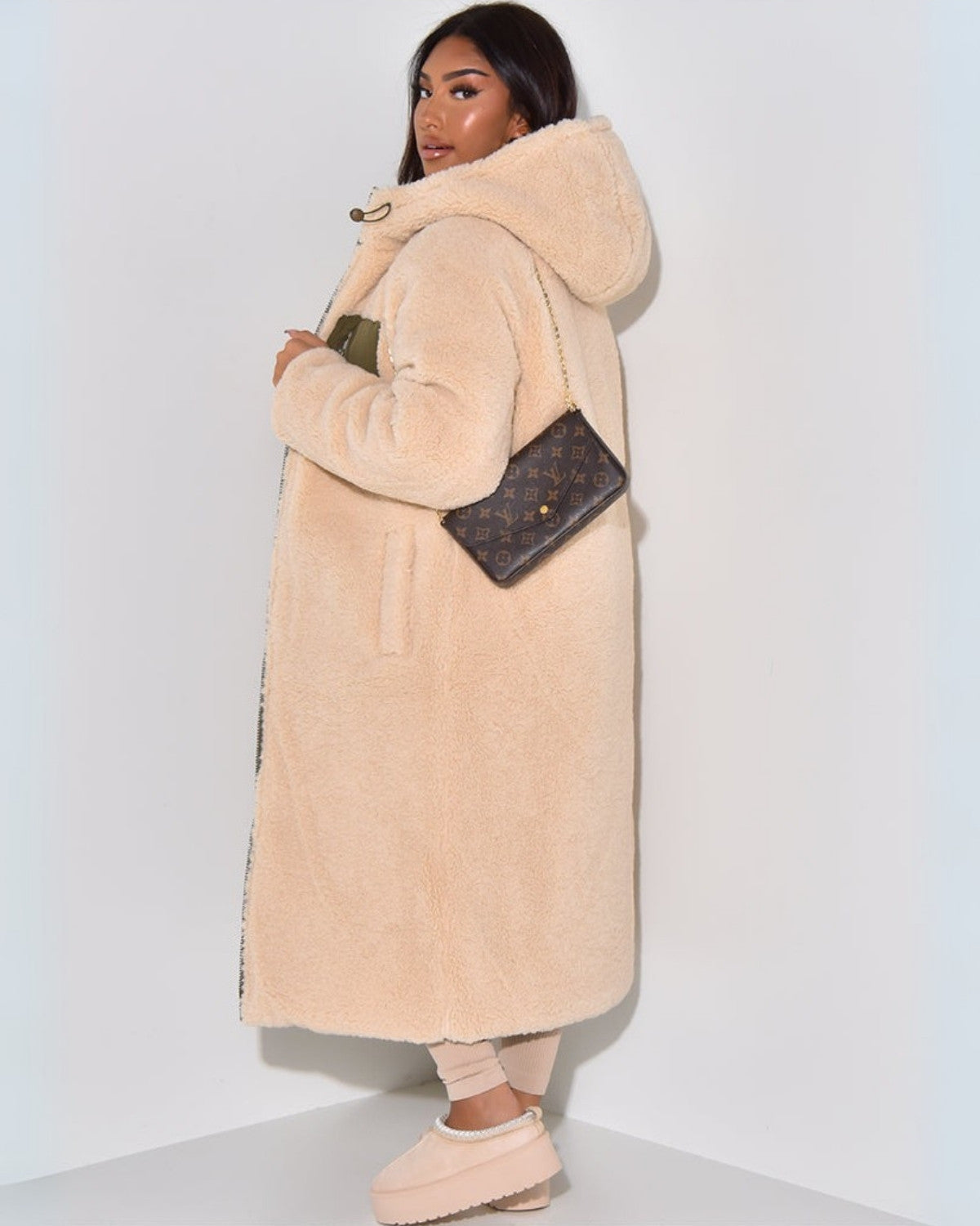 Giacca Invernale Donna Reversibile – Design Doppio Senso in Nero e Grigio per Giornate Fredde e Outfit Casual o Chic
