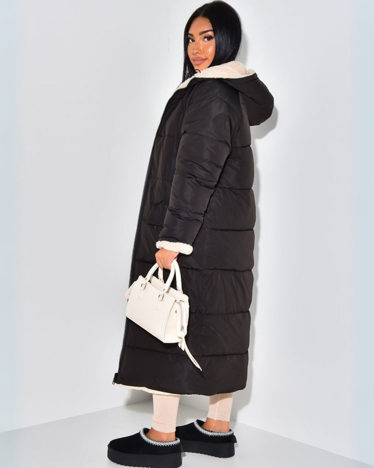 Giacca Invernale Donna Reversibile – Design Doppio Senso in Nero e Grigio per Giornate Fredde e Outfit Casual o Chic