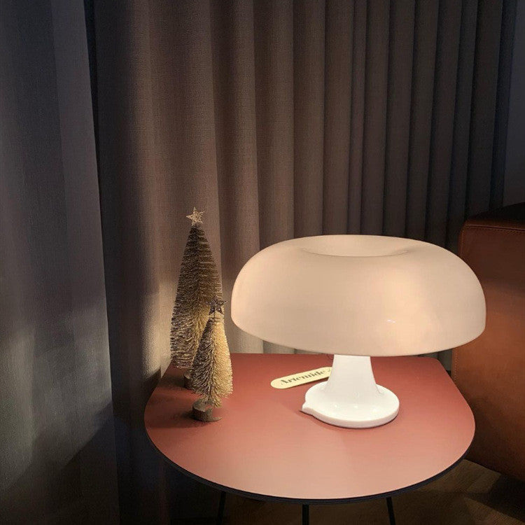 Lampada da Tavolo a Fungo Stile Scandinavo in Plastica