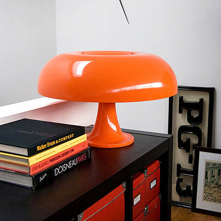 Lampada da Tavolo a Fungo Stile Scandinavo in Plastica