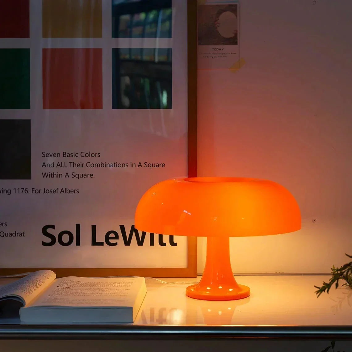Lampada da Tavolo a Fungo Stile Scandinavo in Plastica