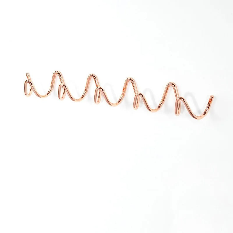 Appendiabiti da Parete in Ferro Battuto – Design Ondulato con Ganci