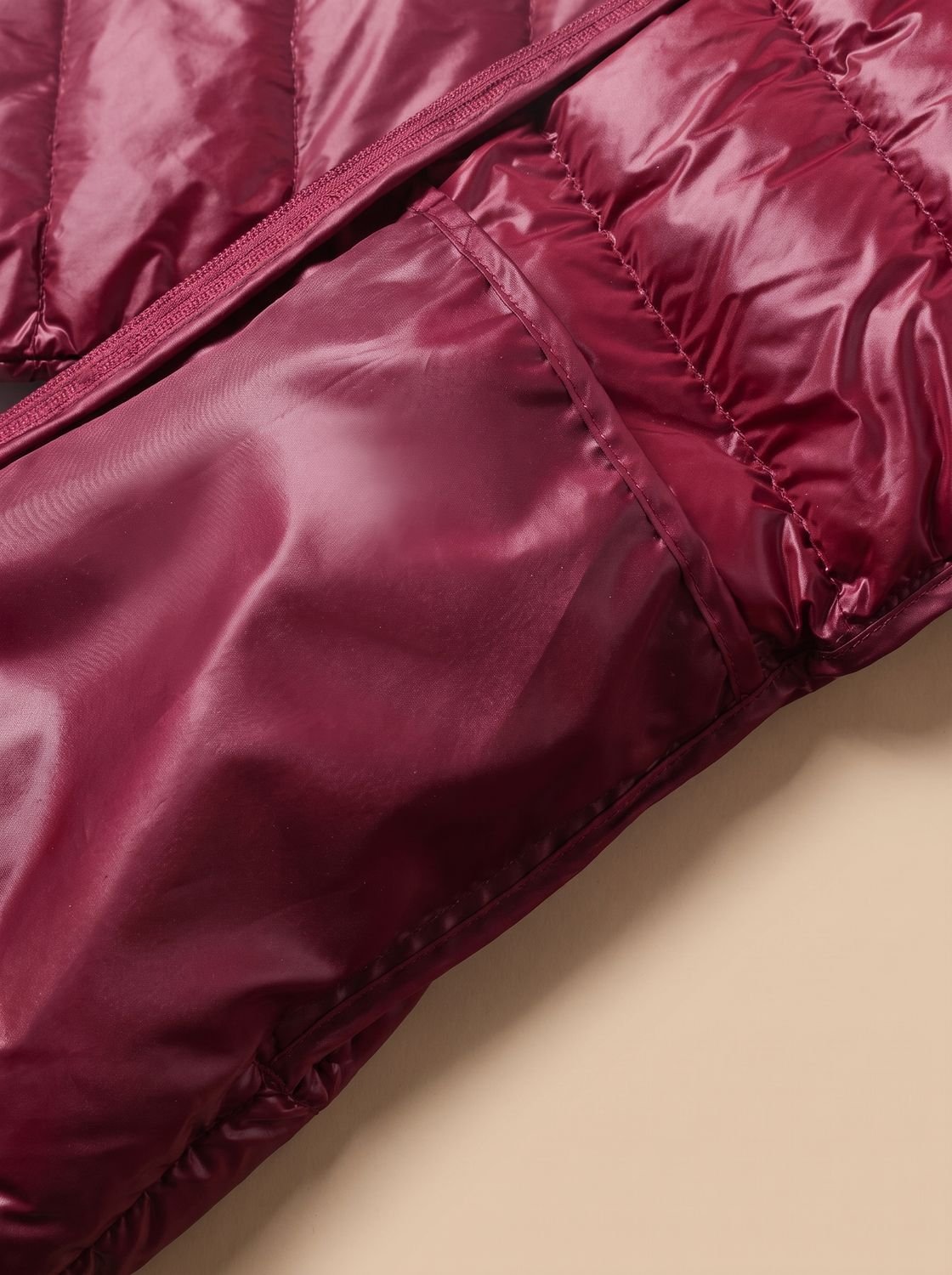 Piumino Lungo Donna con Cappuccio e Zip - Giacca Invernale Ultraleggera
