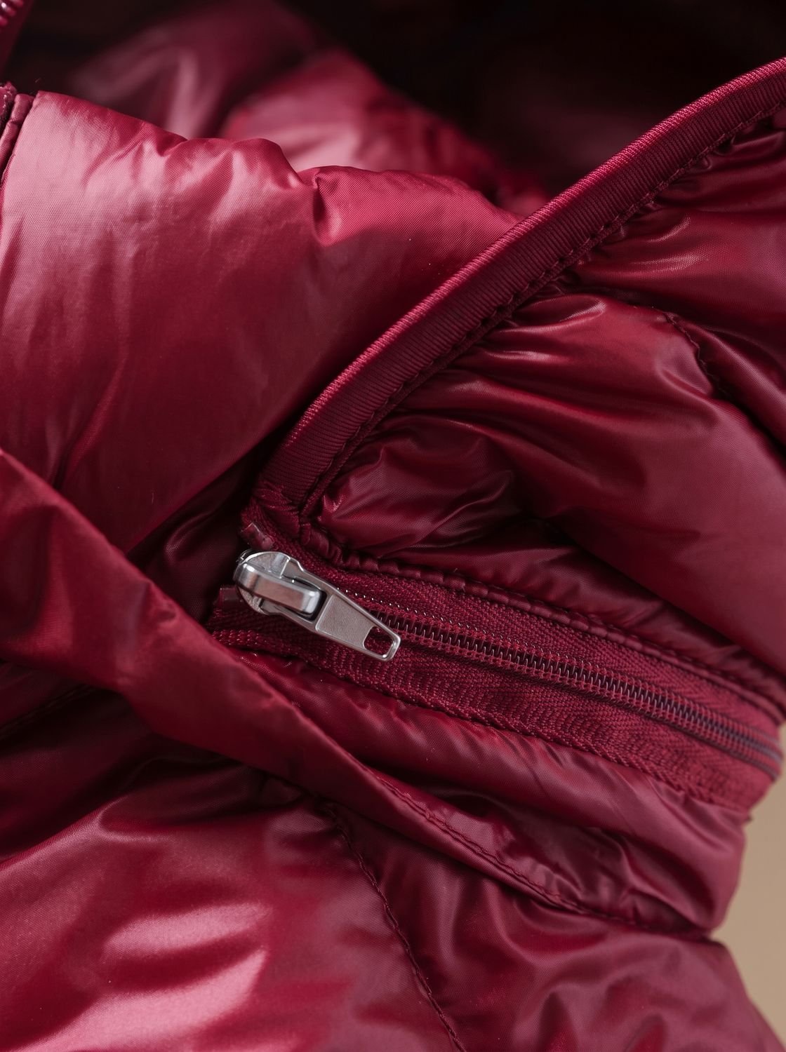 Piumino Lungo Donna con Cappuccio e Zip - Giacca Invernale Ultraleggera