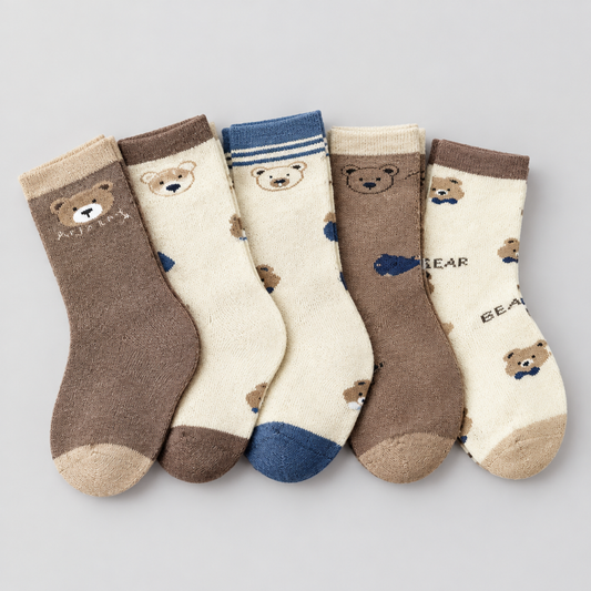 Vue à plat du lot de 5 paires de chaussettes d'hiver enfant motif ours, coloris marron, écru et bleu