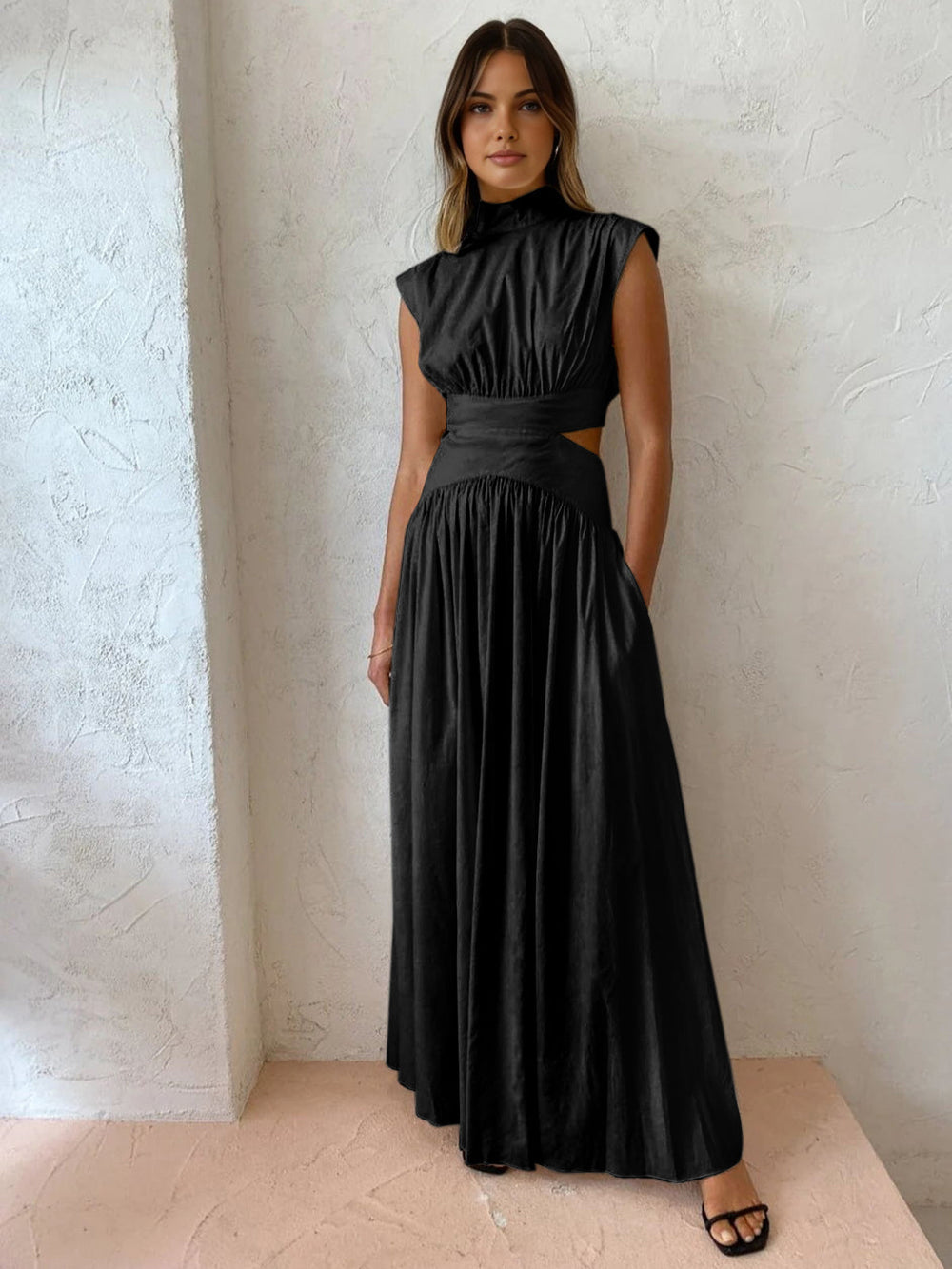 Abito Femminile Scollo Ingiottito – Adatto per Occasioni Festive, Con Dettagli Cut-Out