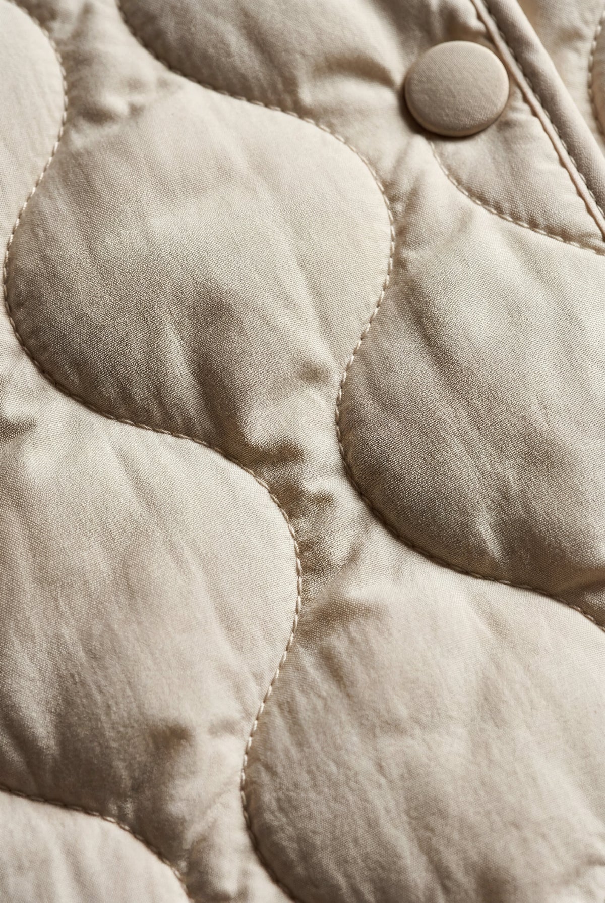 White Diamond-quilted Sleeveless Bodywarmer Vest with Snap Closure - Photo 4
