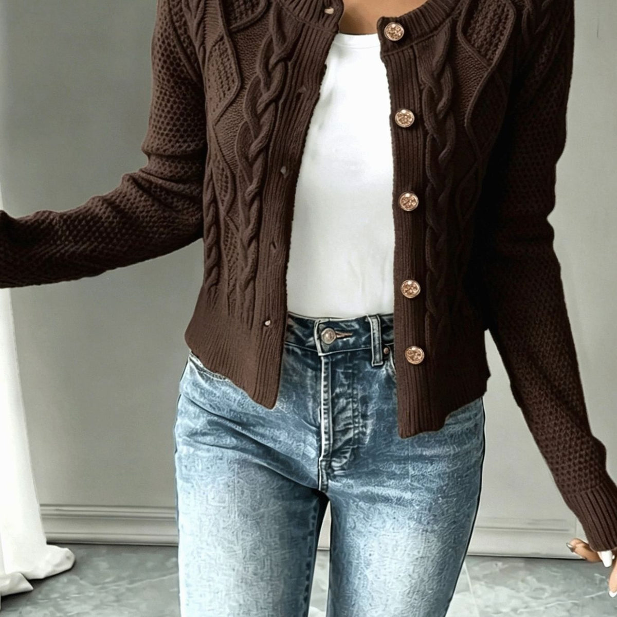 Cardigan Donna Corto a Trecce con Bottoni Dorati