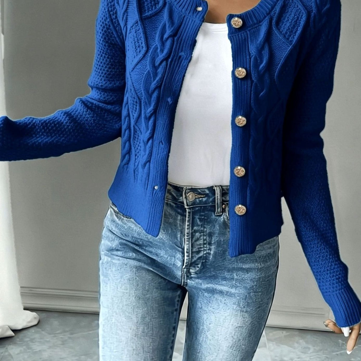 Cardigan Donna Corto a Trecce con Bottoni Dorati