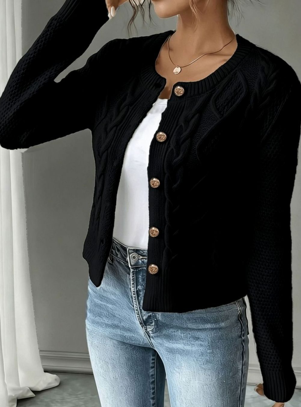 Cardigan Donna Corto a Trecce con Bottoni Dorati